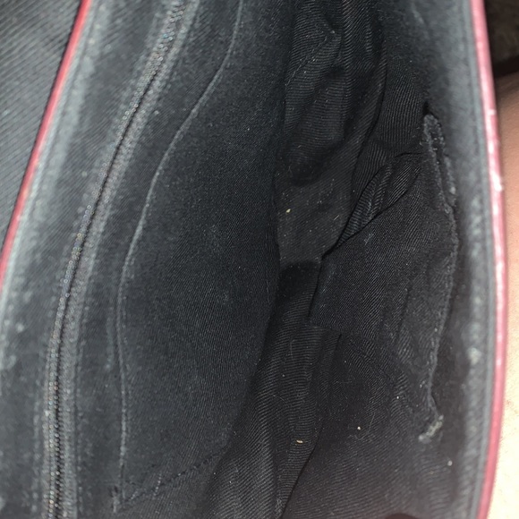 Super cute, vinyl bag with flower details and stitching - Picture 9 of 13